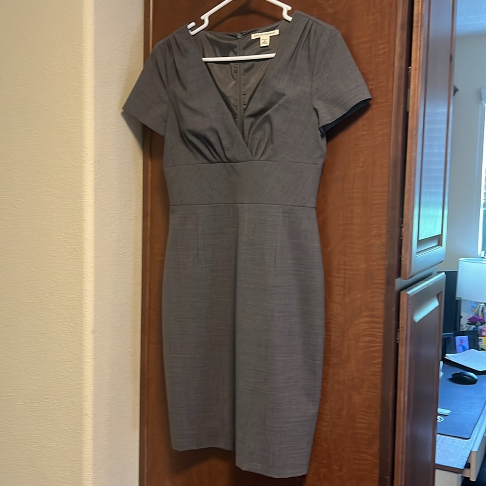 Banana republic gray business dress, size 2 stretch